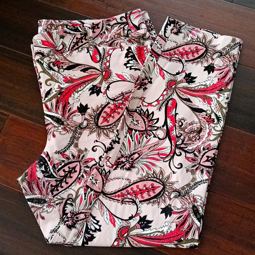 New york & company pink paisley capris